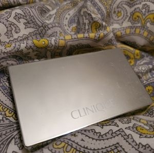 Clinque light moisture surge CC cream compact